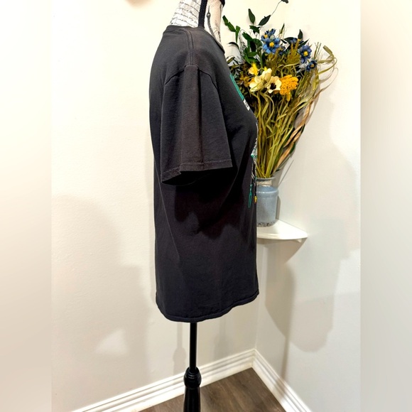 Star Wars The Mandalorian Grogu "This Is The Way" Graphic T-Shirt Men's size M - Picture 4 of 8